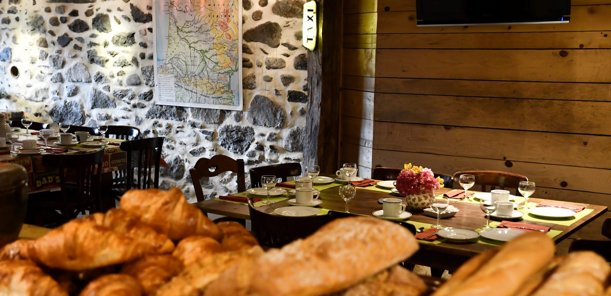 Boulangerie le matin au camping la Forêt